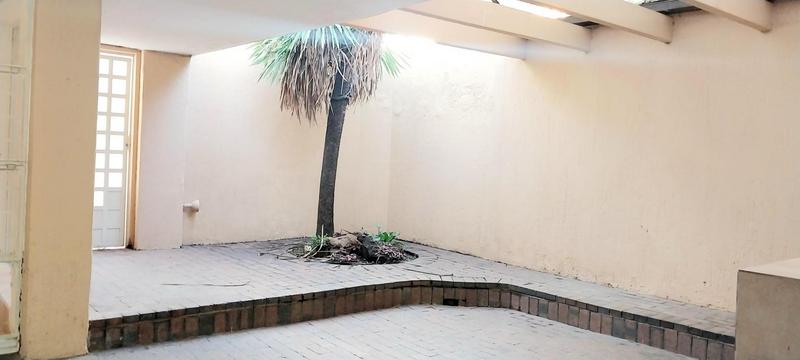 To Let 4 Bedroom Property for Rent in Bryanston Gauteng