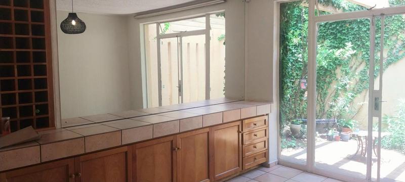 To Let 4 Bedroom Property for Rent in Bryanston Gauteng