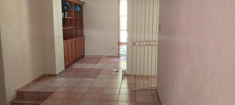 To Let 4 Bedroom Property for Rent in Bryanston Gauteng