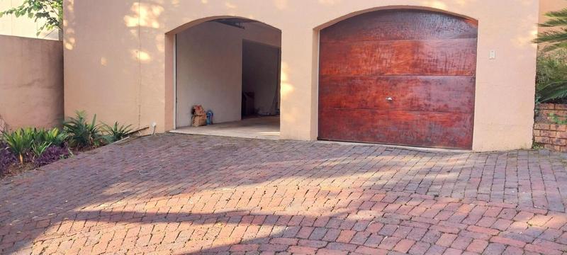 To Let 4 Bedroom Property for Rent in Bryanston Gauteng
