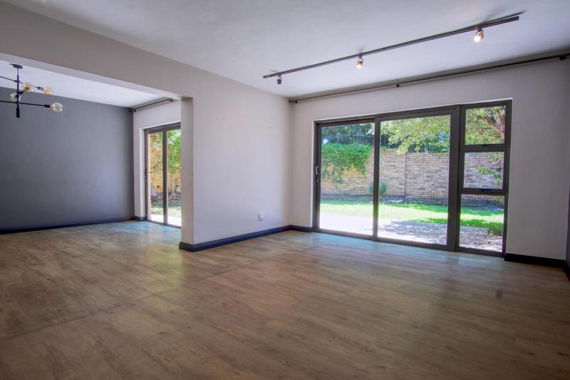 4 Bedroom Property for Sale in Victory Park Gauteng