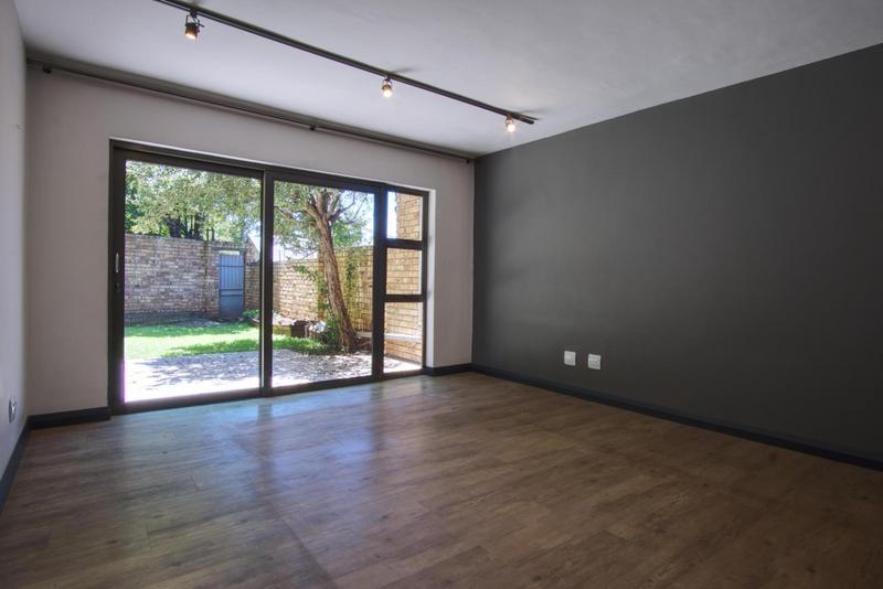 4 Bedroom Property for Sale in Victory Park Gauteng