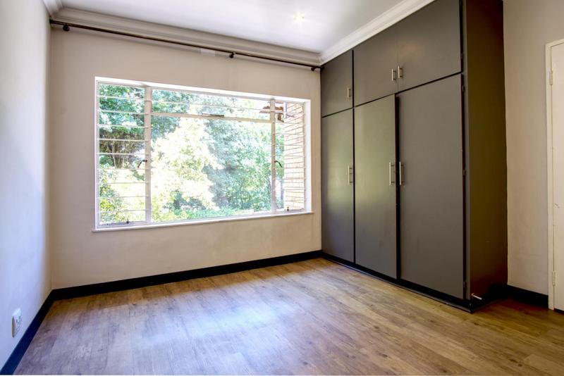 4 Bedroom Property for Sale in Victory Park Gauteng