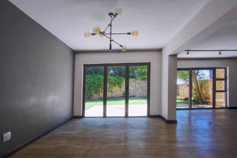 4 Bedroom Property for Sale in Victory Park Gauteng