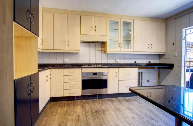 4 Bedroom Property for Sale in Victory Park Gauteng