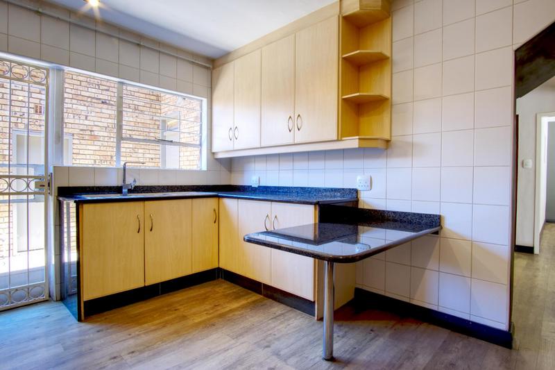 4 Bedroom Property for Sale in Victory Park Gauteng