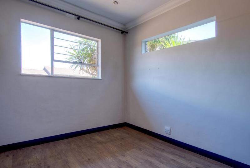 4 Bedroom Property for Sale in Victory Park Gauteng
