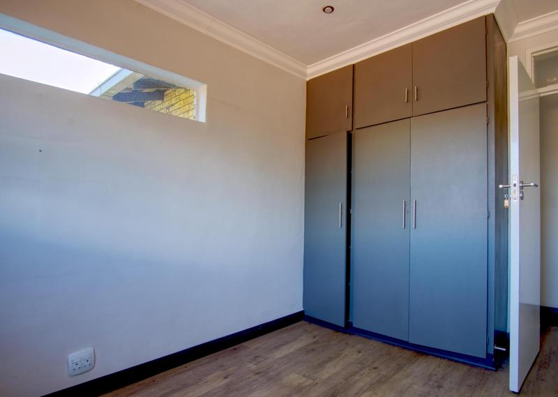 4 Bedroom Property for Sale in Victory Park Gauteng
