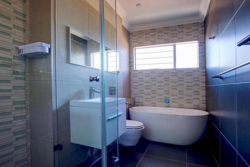 4 Bedroom Property for Sale in Victory Park Gauteng