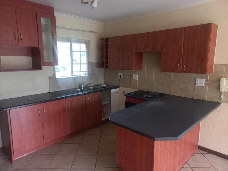 To Let 2 Bedroom Property for Rent in Heuweloord Gauteng