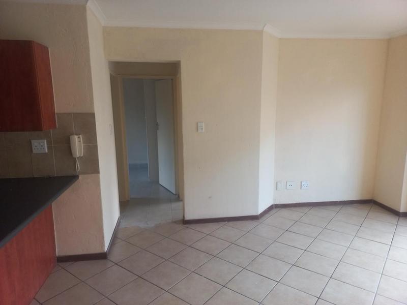 To Let 2 Bedroom Property for Rent in Heuweloord Gauteng