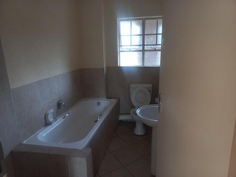 To Let 2 Bedroom Property for Rent in Heuweloord Gauteng