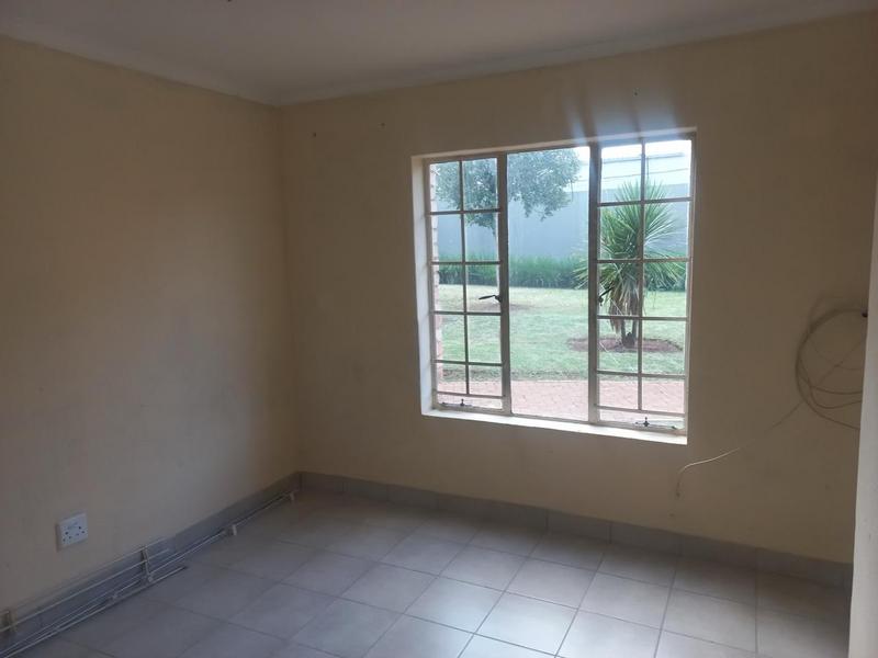 To Let 2 Bedroom Property for Rent in Heuweloord Gauteng