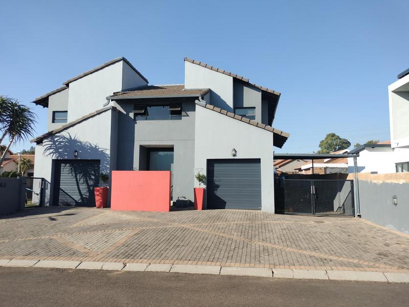 To Let 4 Bedroom Property for Rent in Pierre Van Ryneveld Gauteng