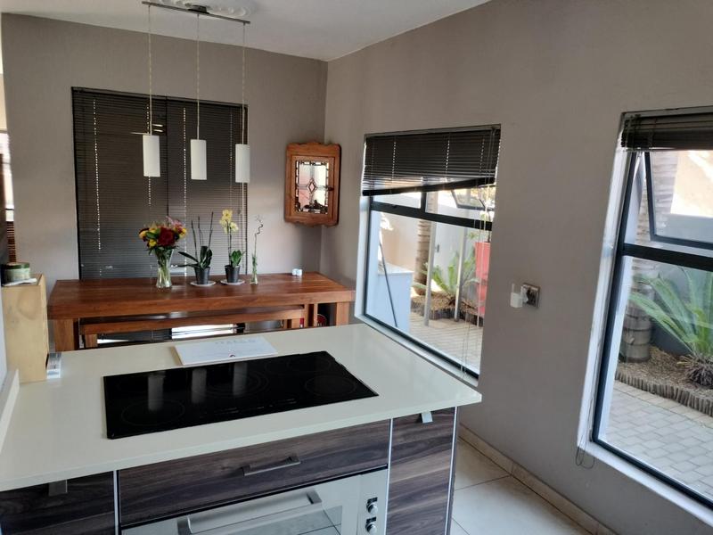 To Let 4 Bedroom Property for Rent in Pierre Van Ryneveld Gauteng