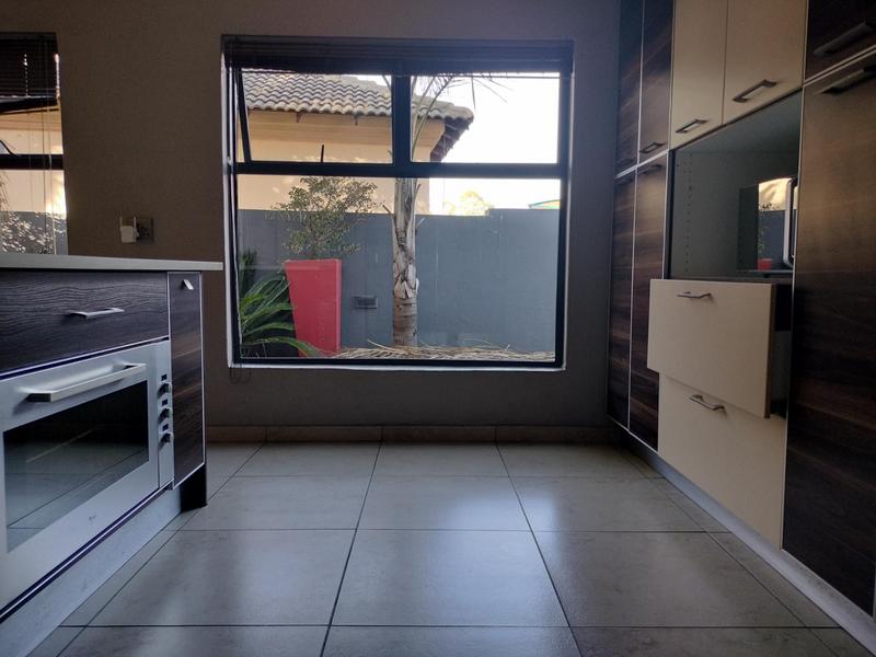 To Let 4 Bedroom Property for Rent in Pierre Van Ryneveld Gauteng