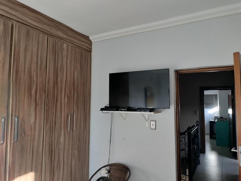 To Let 4 Bedroom Property for Rent in Pierre Van Ryneveld Gauteng