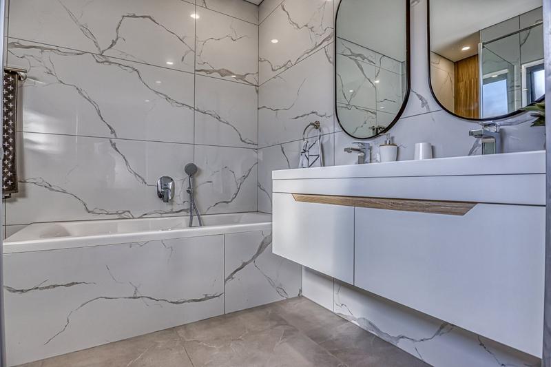 3 Bedroom Property for Sale in Hurlingham Gauteng