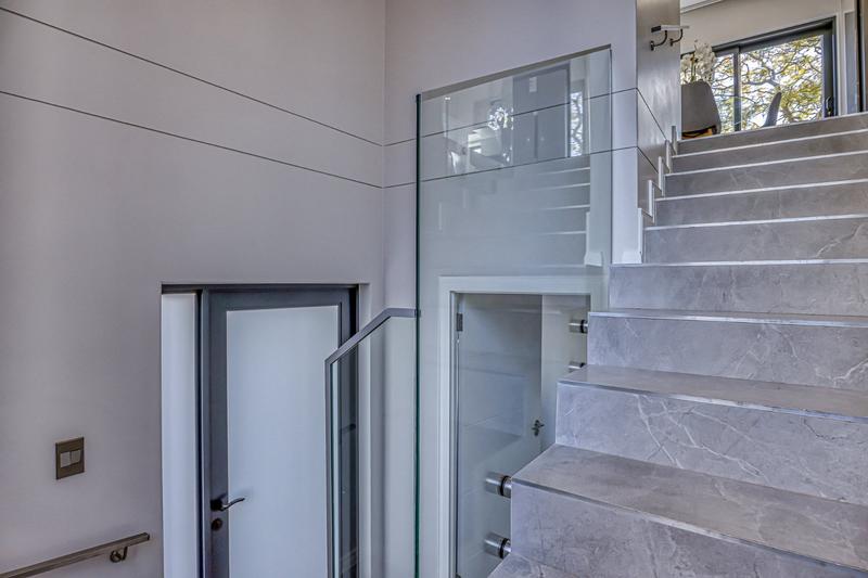 3 Bedroom Property for Sale in Hurlingham Gauteng