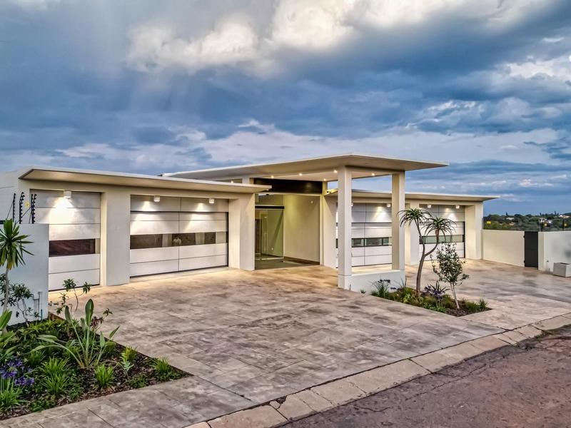 4 Bedroom Property for Sale in Waterkloof Ridge Gauteng