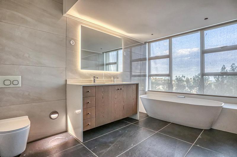 4 Bedroom Property for Sale in Waterkloof Ridge Gauteng