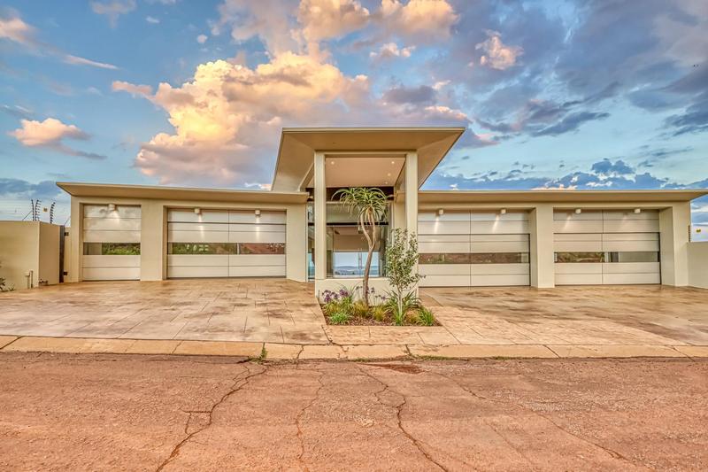 4 Bedroom Property for Sale in Waterkloof Ridge Gauteng