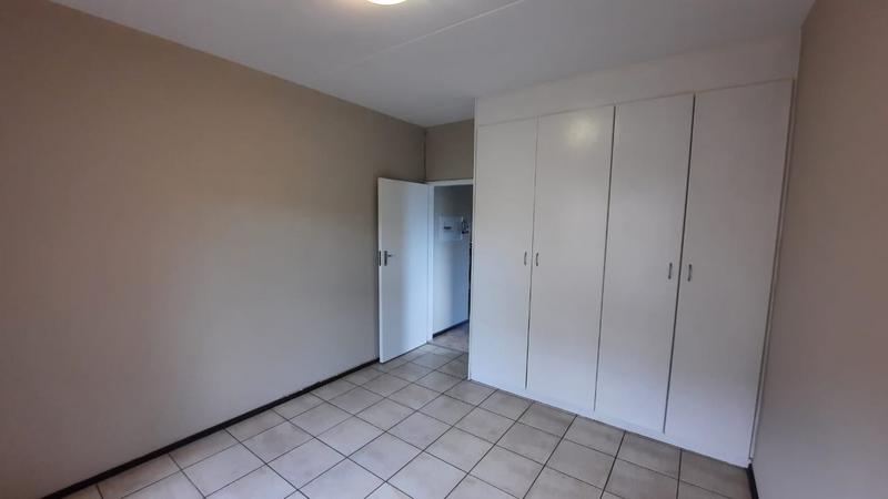 To Let 2 Bedroom Property for Rent in Weltevreden Park Gauteng