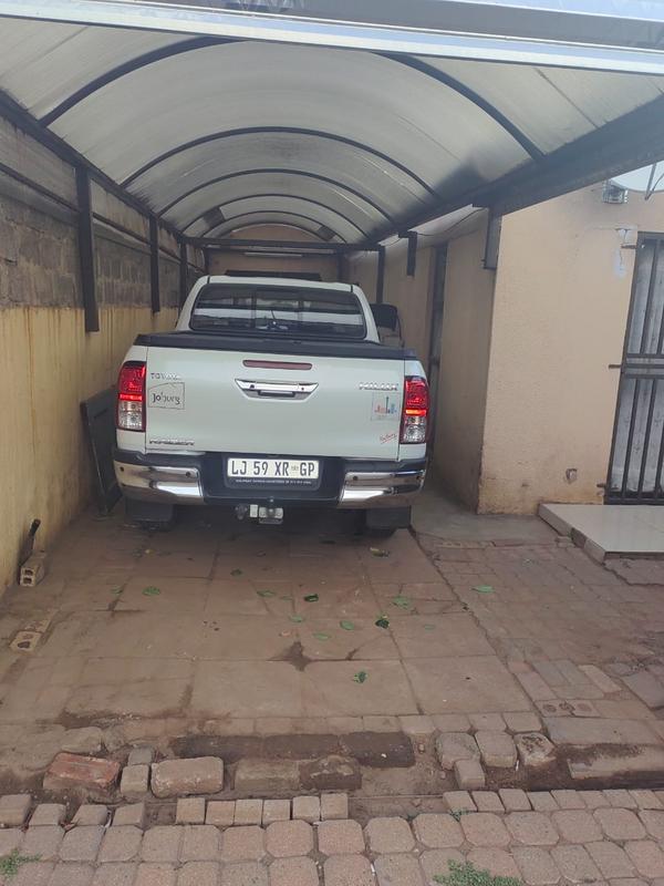 2 Bedroom Property for Sale in Chiawelo Gauteng