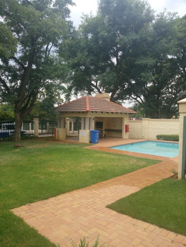 To Let 2 Bedroom Property for Rent in Nieuw Muckleneuk Gauteng