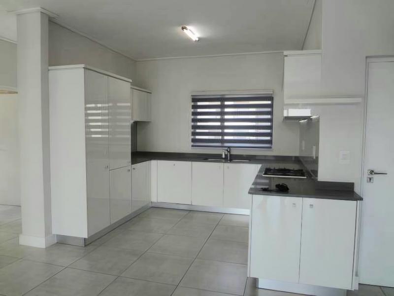 To Let 2 Bedroom Property for Rent in Waterfall Gauteng