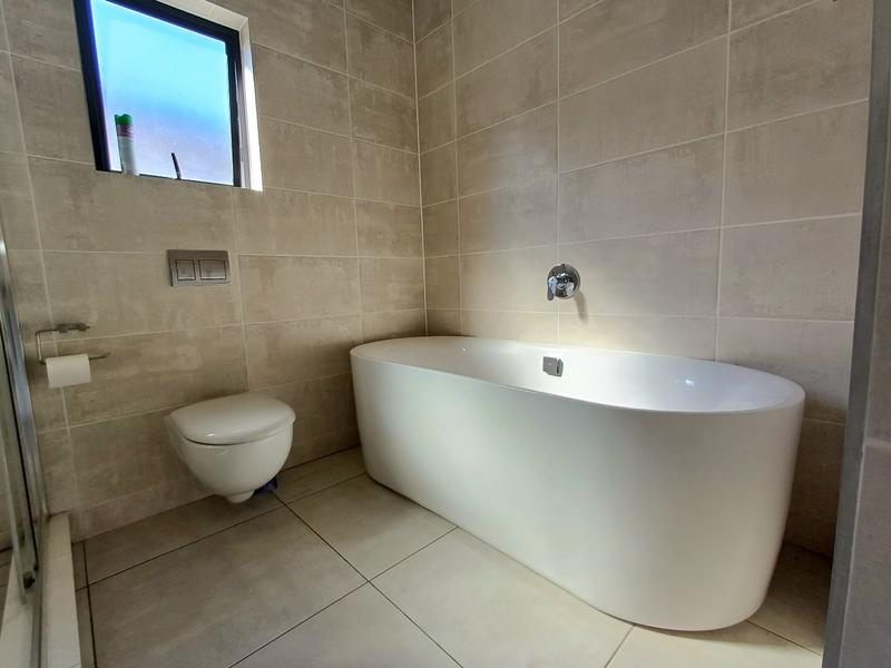 To Let 2 Bedroom Property for Rent in Waterfall Gauteng