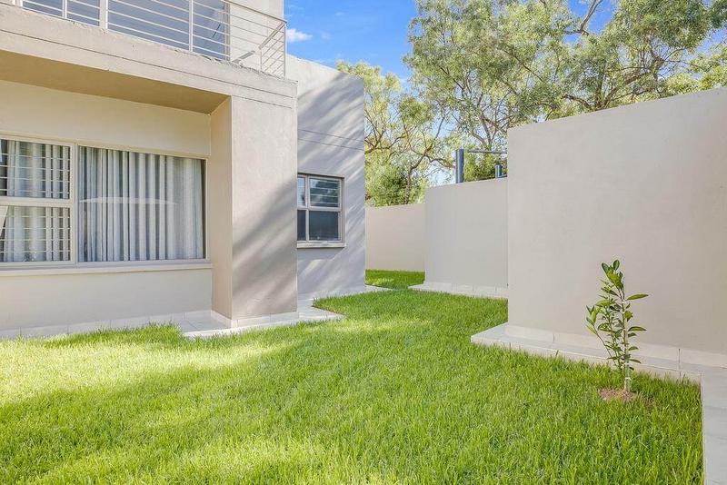 3 Bedroom Property for Sale in Broadacres Gauteng