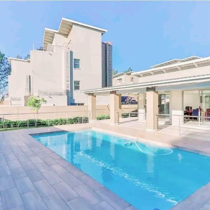 3 Bedroom Property for Sale in Broadacres Gauteng