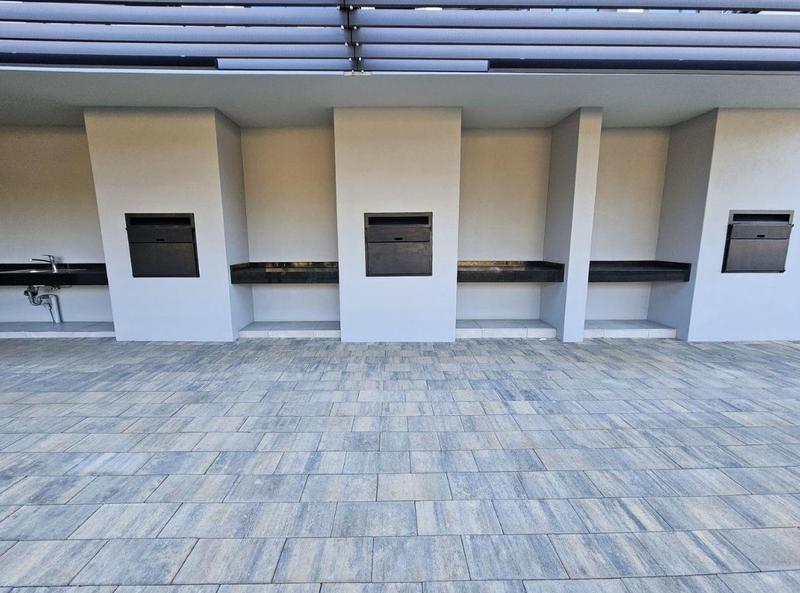 To Let 2 Bedroom Property for Rent in Glenadrienne Gauteng