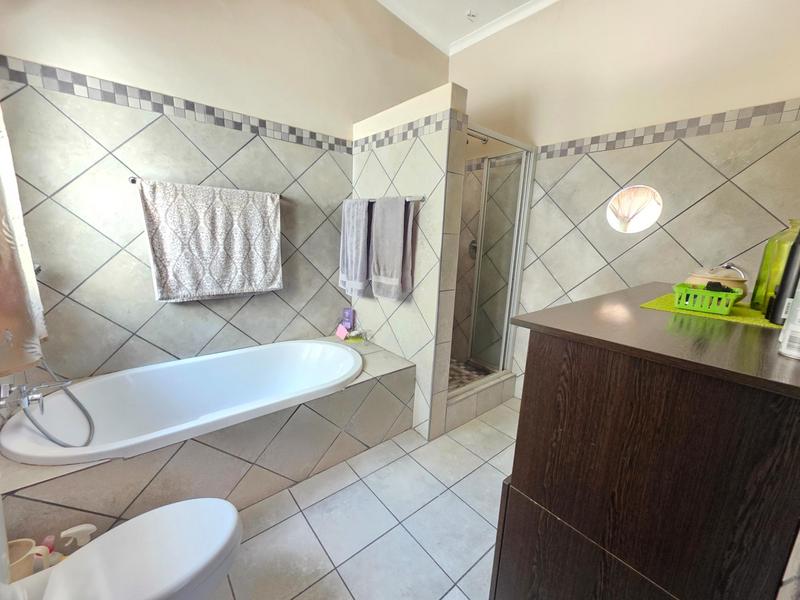 5 Bedroom Property for Sale in Meyerton Central Gauteng