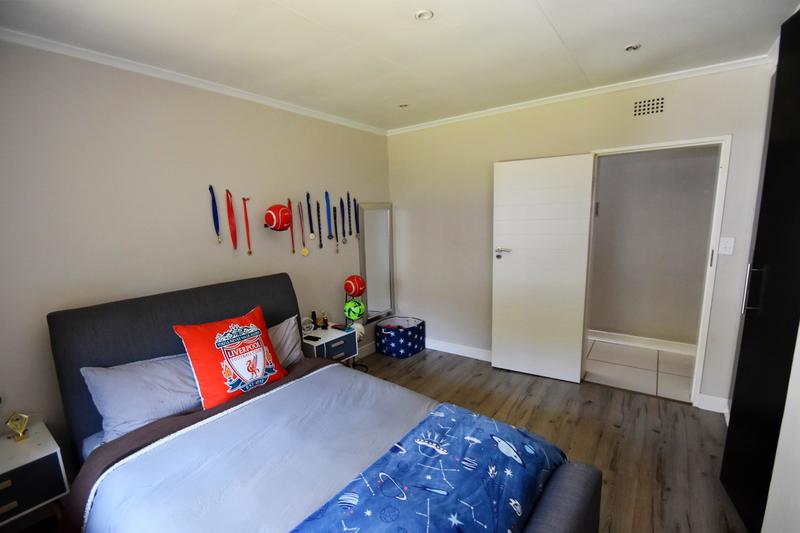 4 Bedroom Property for Sale in Morningside Manor Gauteng