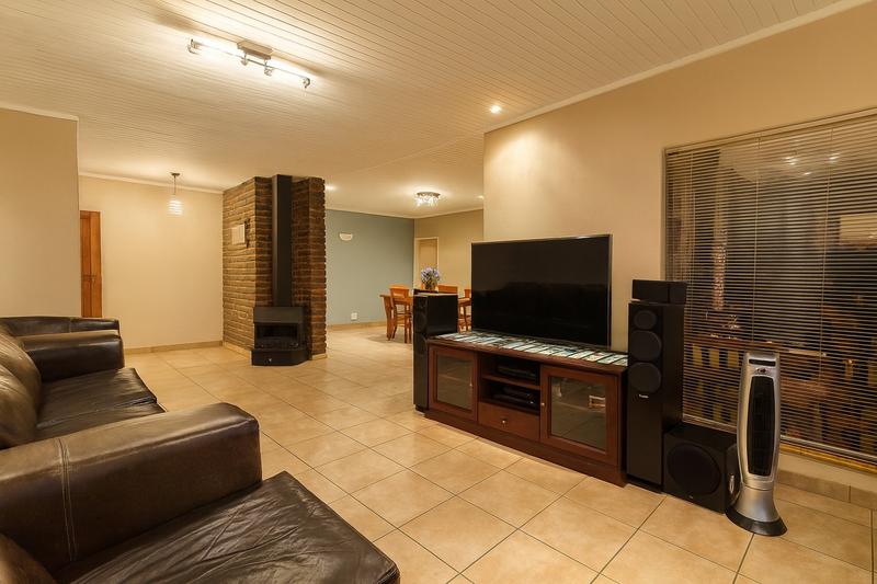 6 Bedroom Property for Sale in Hennopspark Gauteng