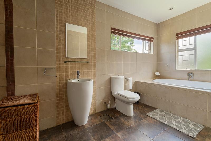 6 Bedroom Property for Sale in Hennopspark Gauteng