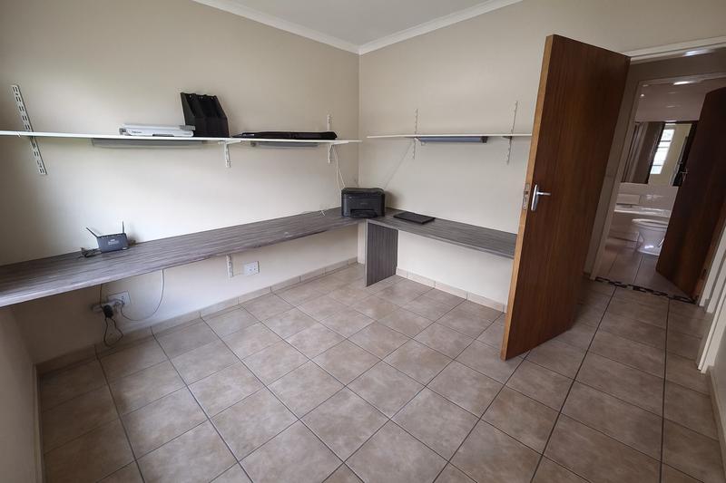 6 Bedroom Property for Sale in Hennopspark Gauteng
