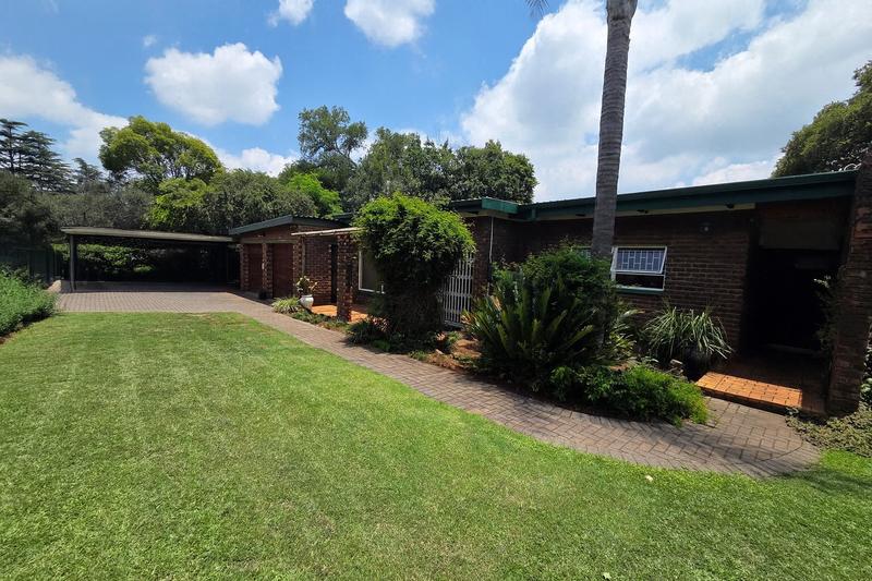 6 Bedroom Property for Sale in Hennopspark Gauteng