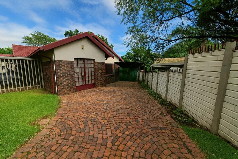 4 Bedroom Property for Sale in The Reeds Gauteng