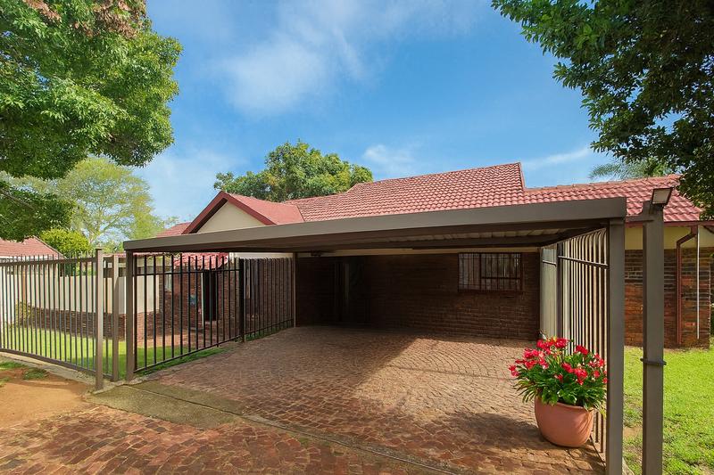 4 Bedroom Property for Sale in The Reeds Gauteng