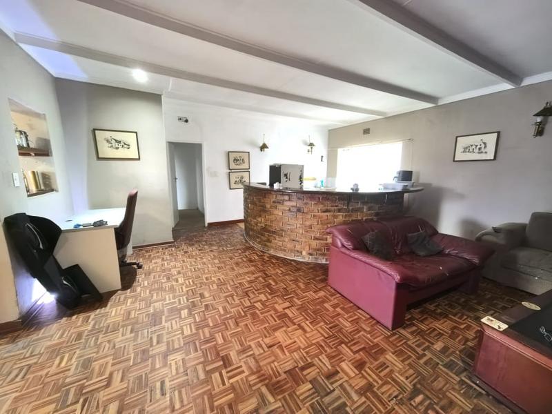 To Let 1 Bedroom Property for Rent in Edenvale Gauteng