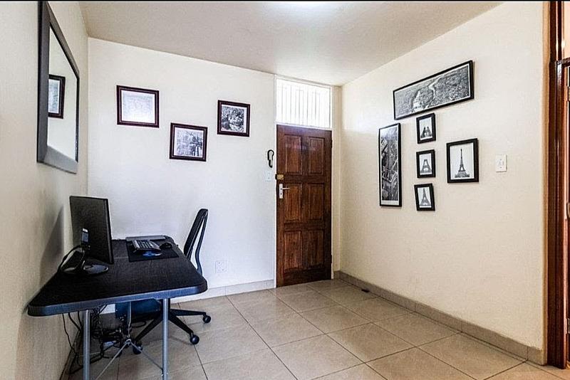 1 Bedroom Property for Sale in Bedford Gardens Gauteng