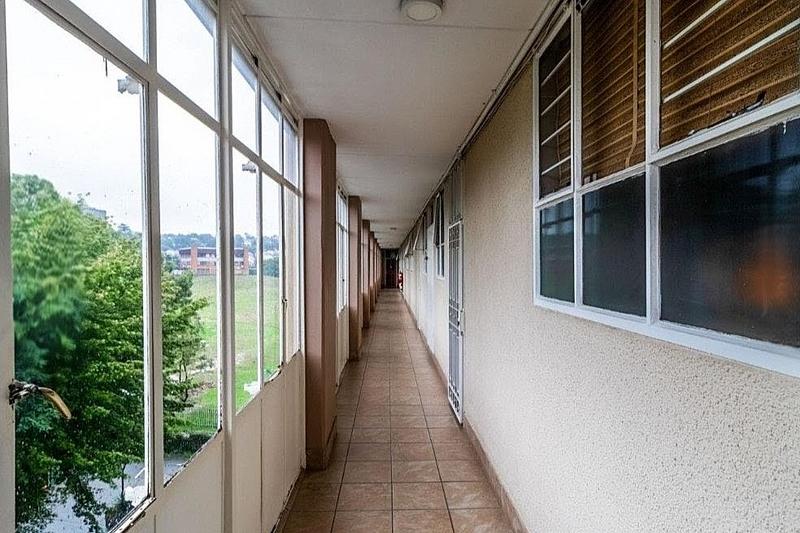 1 Bedroom Property for Sale in Bedford Gardens Gauteng