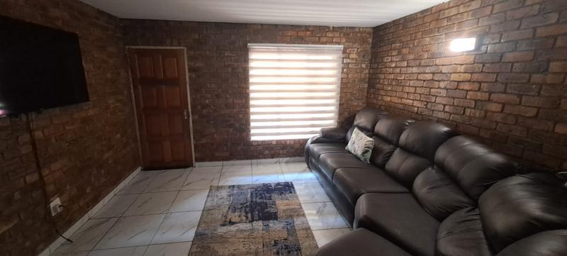 2 Bedroom Property for Sale in Elspark Gauteng
