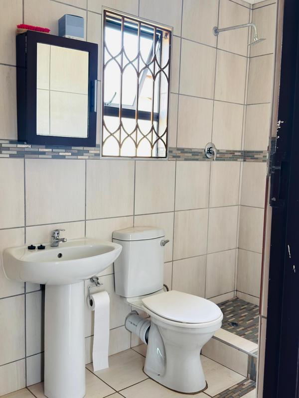 To Let 2 Bedroom Property for Rent in Dawn Park Gauteng