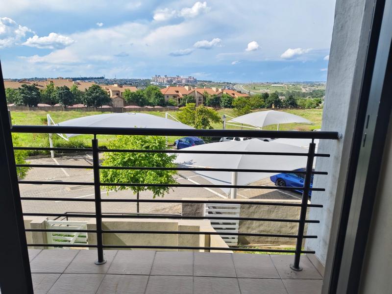 2 Bedroom Property for Sale in The Paddocks Gauteng