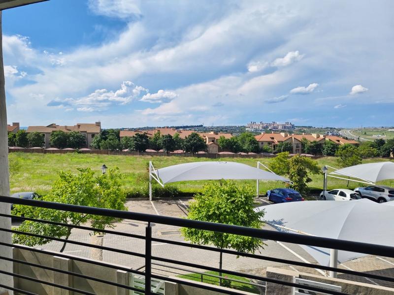 2 Bedroom Property for Sale in The Paddocks Gauteng