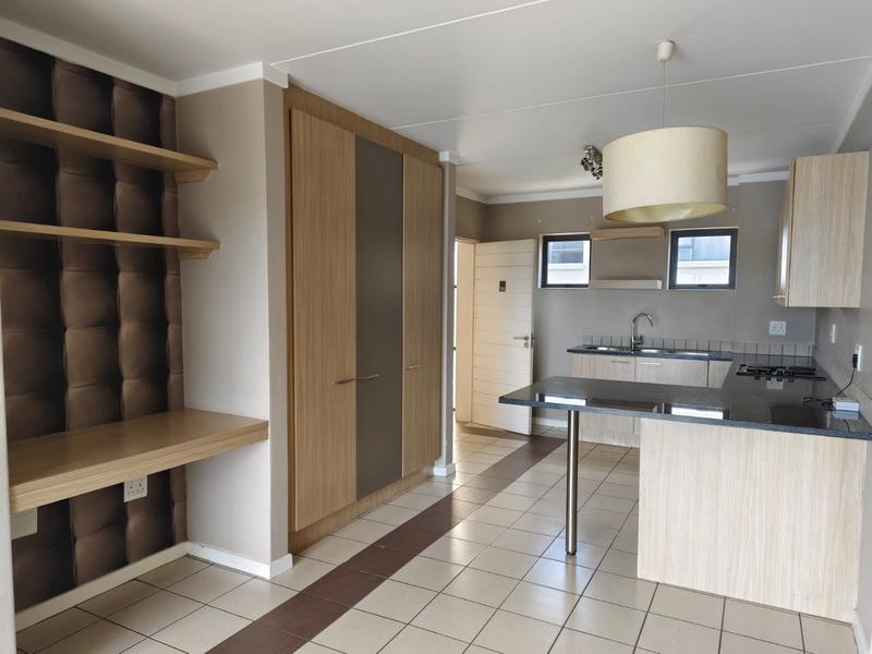 2 Bedroom Property for Sale in The Paddocks Gauteng